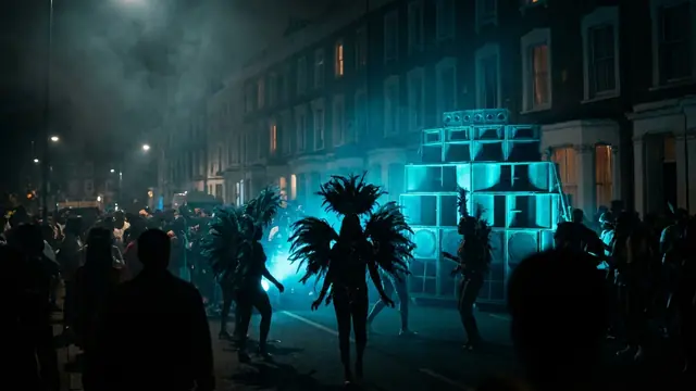 Festivalscen på natten: Skapa ditt eget Notting Hill Carnival 2026 Hitster-paket med Hitify