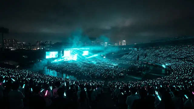 Festivalscen på natten: Skapa ditt eget Summer Sonic 2026 Hitster-paket med Hitify