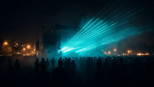 Festivalscen på natten: Skapa ditt eget SW4 2026 Hitster-paket med Hitify